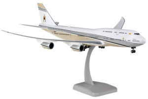 Brunie Government 1:200 Scale Boeing 747-8 Reg V8-BKH 1/200 Scale Hard plastic Hogan HG11724GR