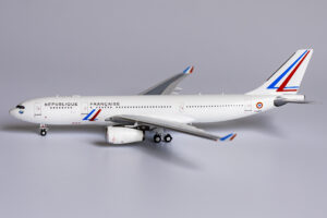 French Air Force (Armee De L'air Republique Francaise) Airbus A330-200 Reg F-UJCS 1/400 Scale Diecast Aircraft Model NGModel 61028