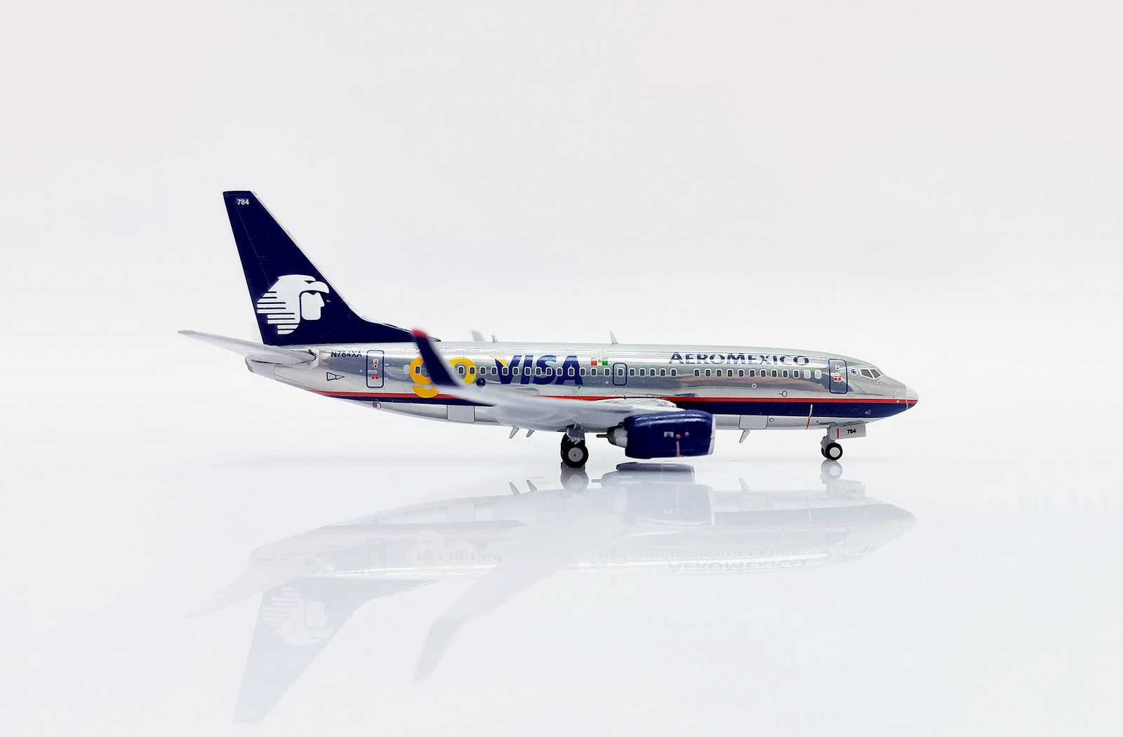 Aeromexico Boeing 737-700 GO VISA Polished Reg N784XA 1/400 Scale Diecast Metal Aircraft Model Jcwings XX40028 - Image 2