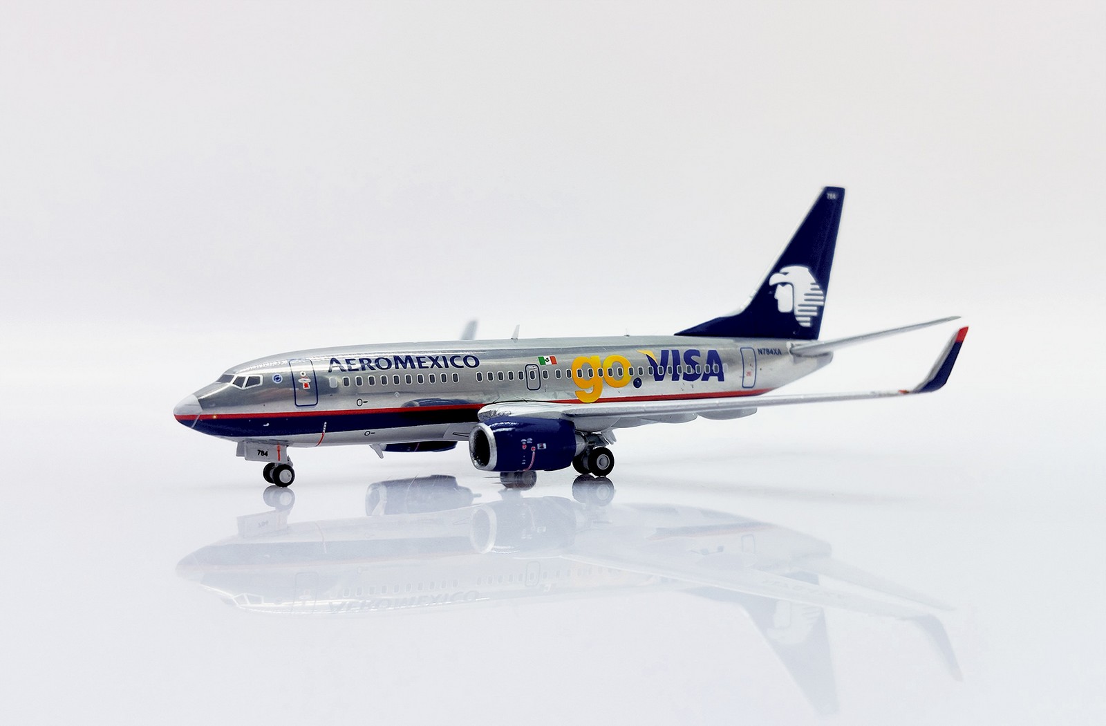 Aeromexico Boeing 737-700 GO VISA Polished Reg N784XA 1/400 Scale Diecast Metal Aircraft Model Jcwings XX40028 - Image 3
