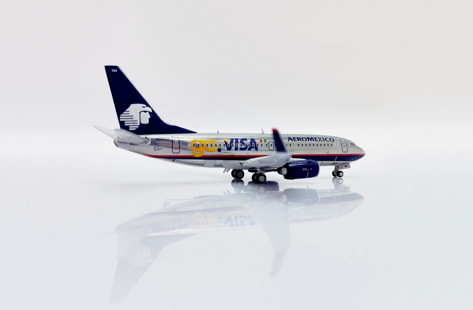Aeromexico Boeing 737-700 GO VISA Polished Reg N784XA 1/400 Scale Diecast Metal Aircraft Model Jcwings XX40028 - Image 6