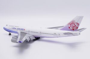 China Airlines Boeing 747-400 "Flaps Down Version" Reg B-18212 1/400 Scale Diecast Aircraft Model Jcwings XX4475A