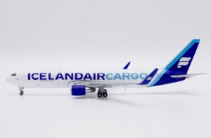 Icelandair Cargo Boeing 767-300(ER)(BCF) Reg TF-ISP 1.400 Scale Diecast Metal Aircraft Model Jcwings XX40172