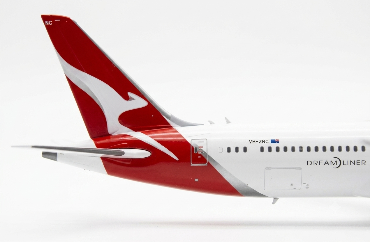 Qantas Airways Boeing 787-9 Dreamliner Quokka Special Colors Reg VH-ZNC with stand 1/200 Scale Diecast Metal Aircraft Model Phoenix 02007 - Image 3
