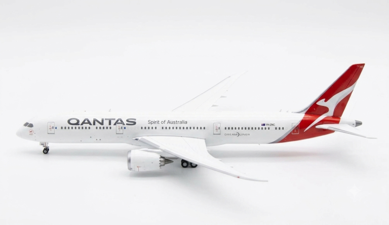 Qantas Airways Boeing 787-9 Dreamliner Quokka Special Colors Reg VH-ZNC with stand 1/200 Scale Diecast Metal Aircraft Model Phoenix 02007