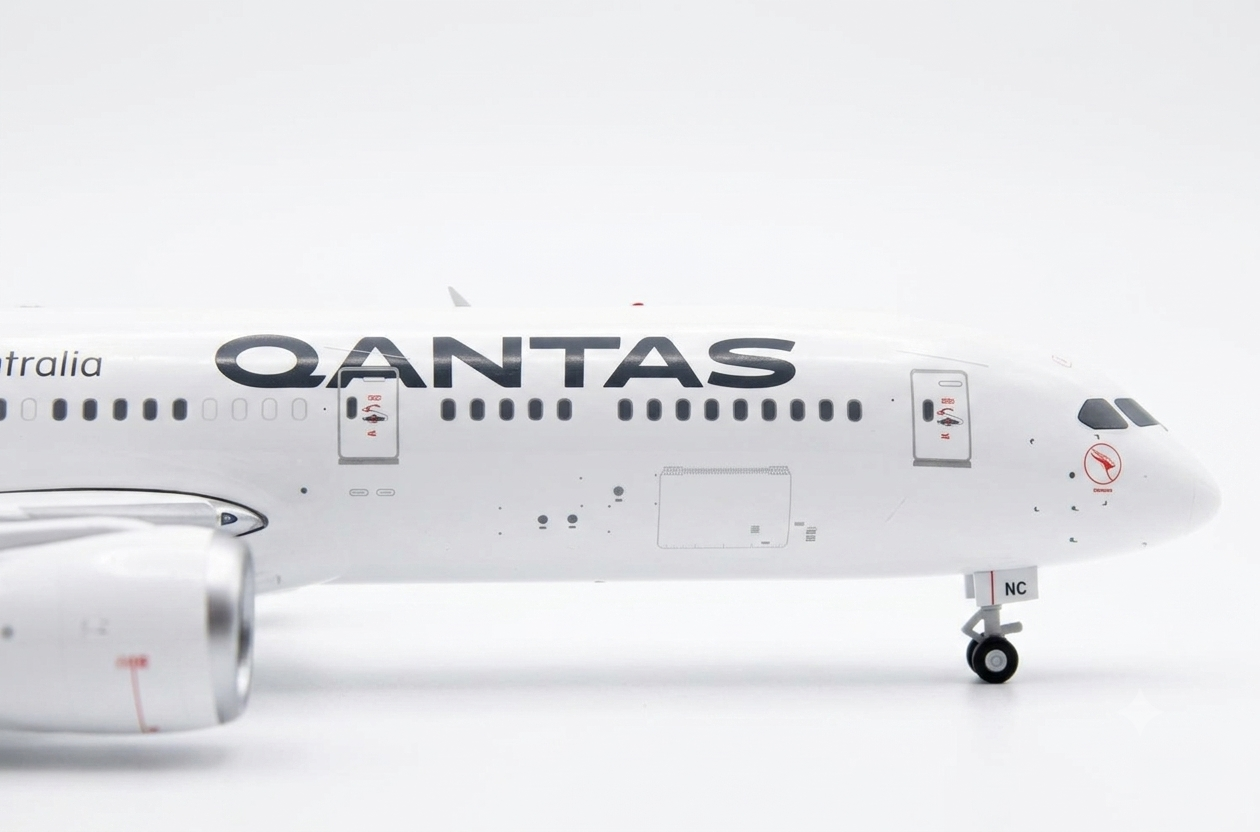 Qantas Airways Boeing 787-9 Dreamliner Quokka Special Colors Reg VH-ZNC with stand 1/200 Scale Diecast Metal Aircraft Model Phoenix 02007 - Image 4
