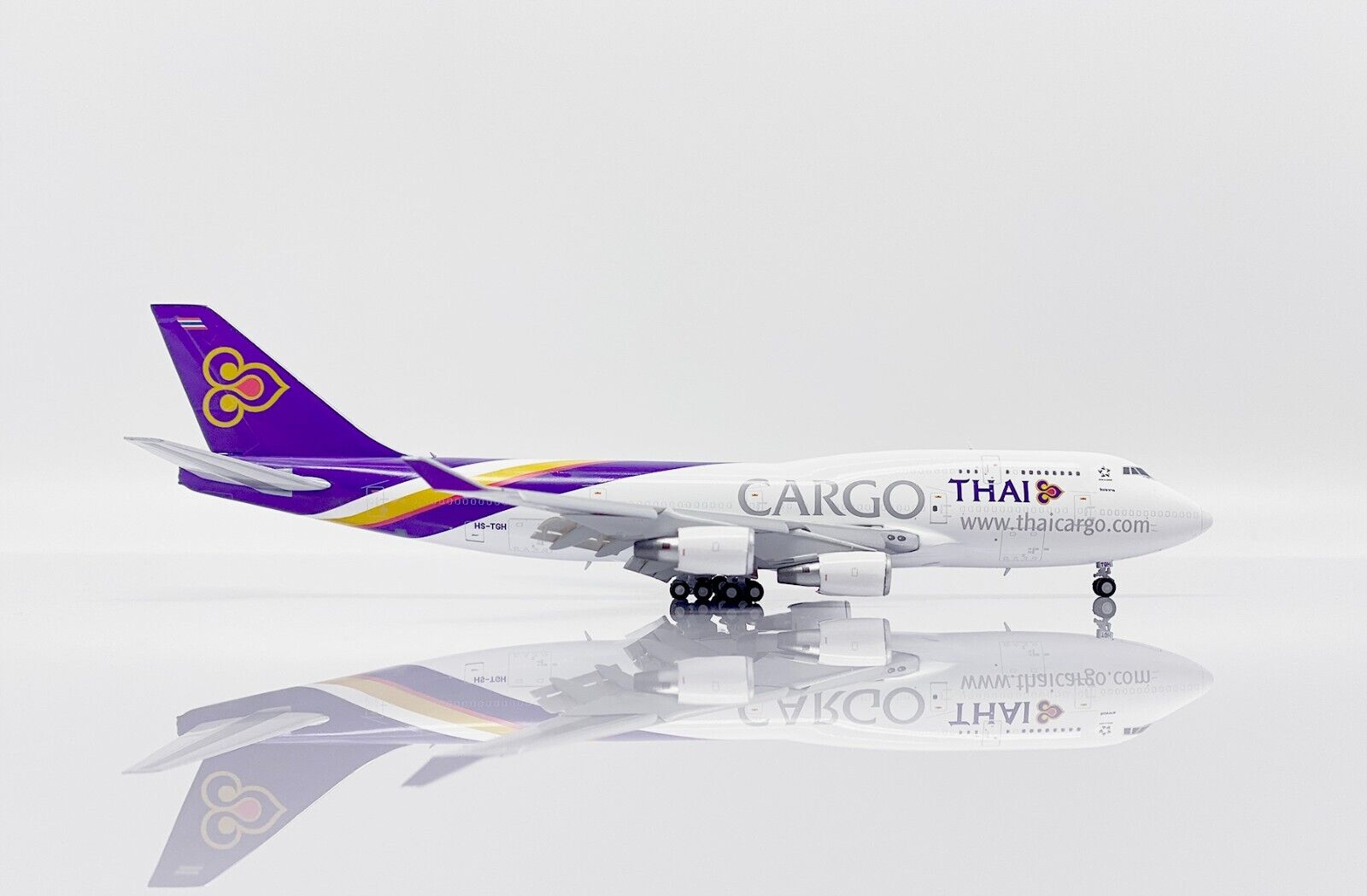 Thai Airways Boeing 747-400 Cargo "Flaps Down Version" Reg HS-TGH 1/400 Scale Diecast Aircraft Model Jcwings XX40016A - Image 7