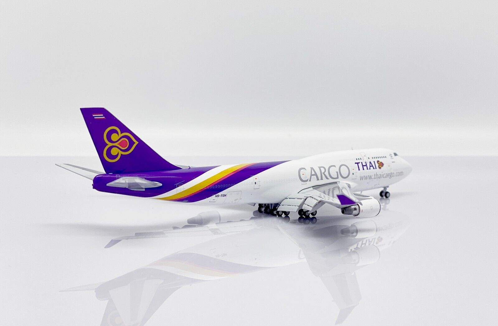 Thai Airways Boeing 747-400 Cargo "Flaps Down Version" Reg HS-TGH 1/400 Scale Diecast Aircraft Model Jcwings XX40016A