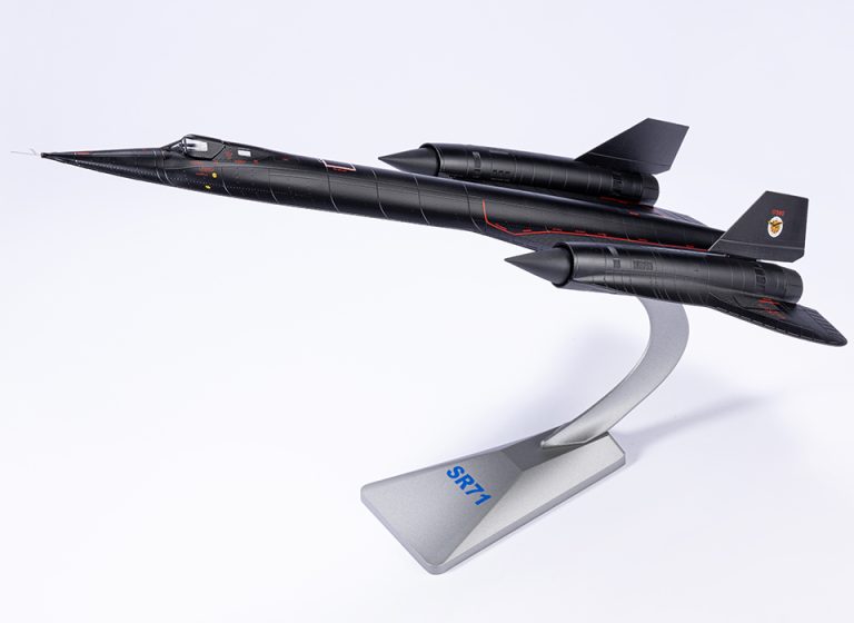 Lockheed SR-71A Blackbird USAF Reg 61-17980 Diecast Aircraft Model 1.72 Scale Airforce1 AF1-0088E